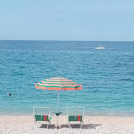Le Sorelle Sea Front -villa Whit Private Pool فيلة