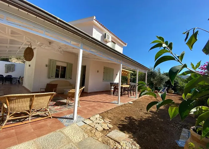 Villa Le Sorelle Sea Front -villa Whit Private Pool