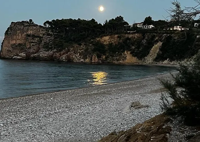 Le Sorelle Sea Front -villa Whit Private Pool Villa *